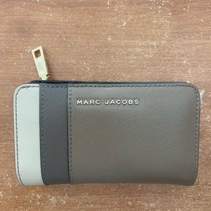 Marc Jacobs Color Black Bifold Wallet